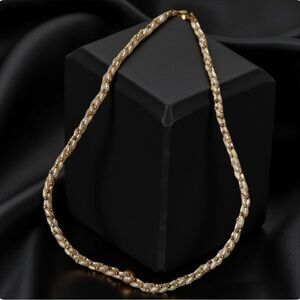 ✨Pearls are in! Gorgeous 24” freshwater pearl necklace.